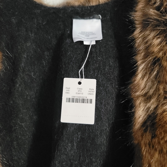 J.Crew cape with large faux fur collar - Picture 2 of 4